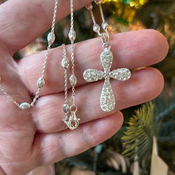 925 SterlingSilver CZ Cross Pendant Necklace